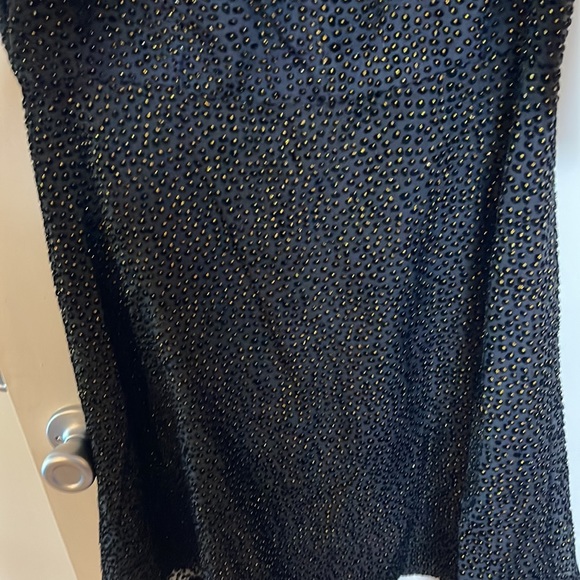 A Loves A Black Dress - Picture 5 of 9